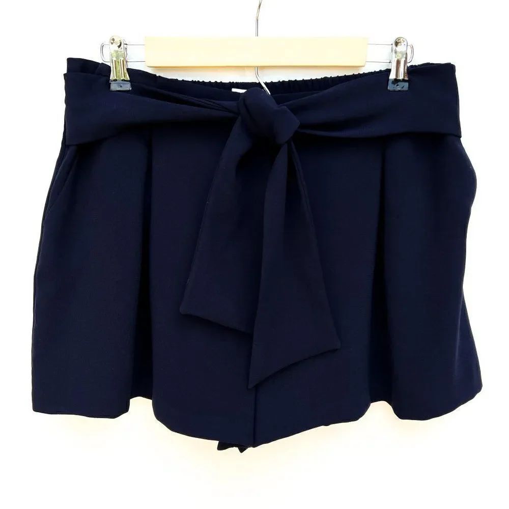 a loves a Navy Blue Elastic Tie Waist Dressy Shorts
